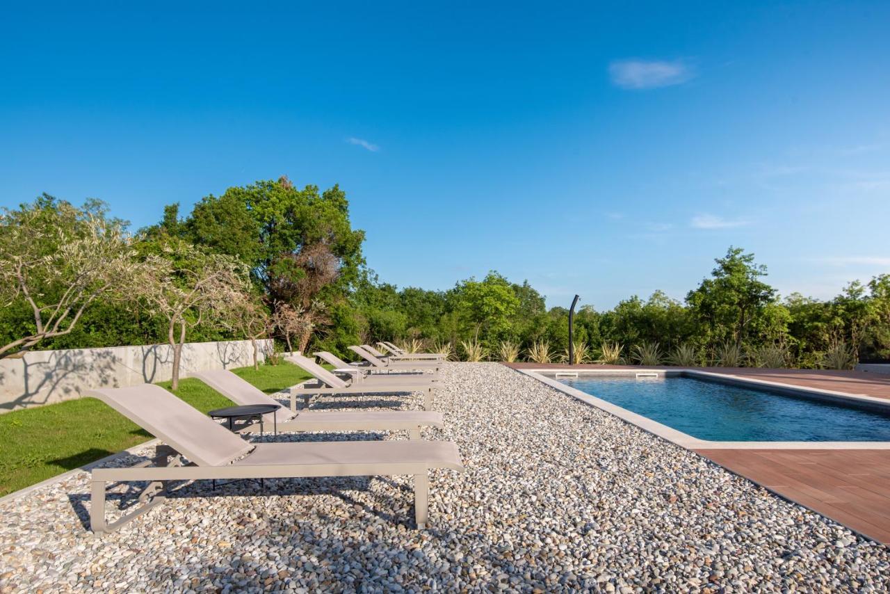 Villa Zara Santalezi エクステリア 写真