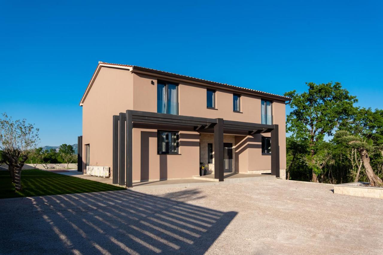 Villa Zara Santalezi エクステリア 写真